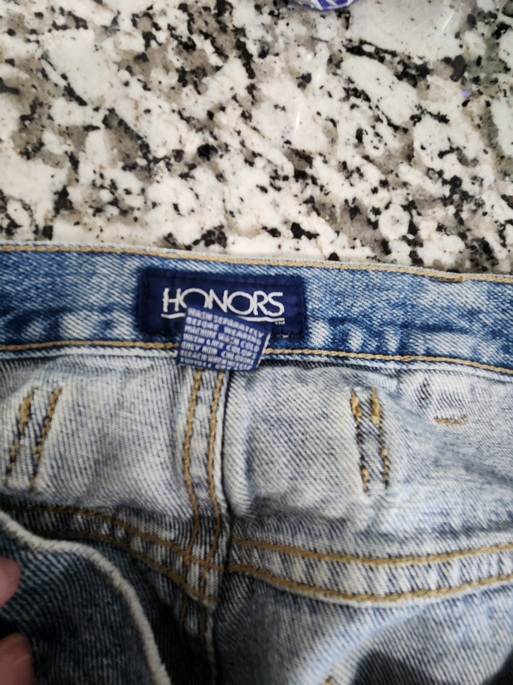 SOLD Vintage 90s Honors High Waisted Denim Mom Shorts - Cinch Back Buckle - Picture 3 of 3